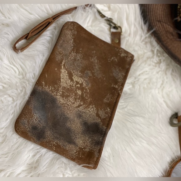 Cowhide Wristlet Clutch unique distressed front /solid brown leather back - Picture 7 of 9